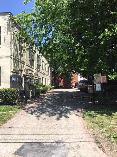 1850 Colquitt St — Photo 2