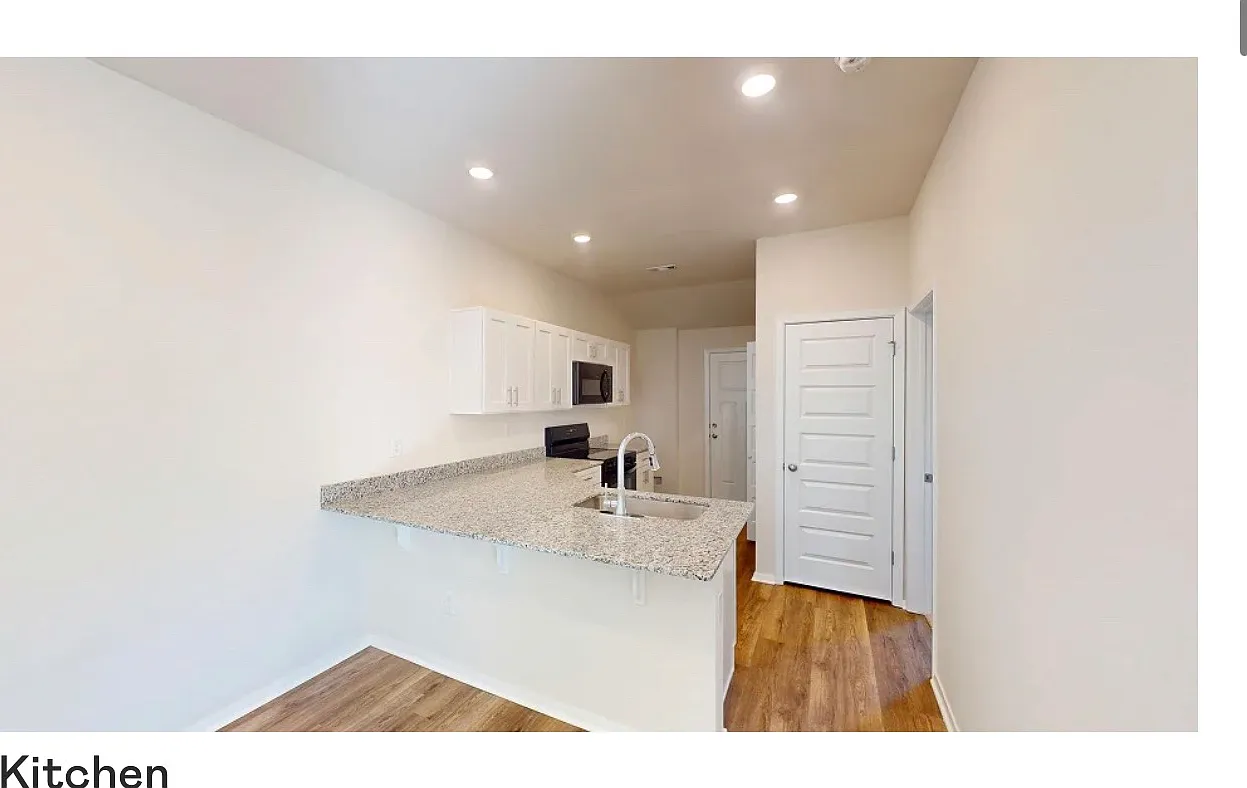 2 bed, 869 sqft, $1,400 — Photo 2