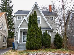 977 Selwyn Rd, Cleveland, OH 44112