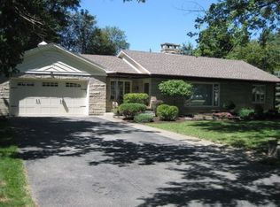 1004 Elm Dr, Bluffton, IN 46714