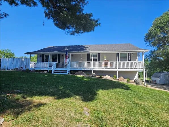 200 Park Pl, Anamosa, IA 52205