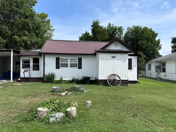 209 Division Ct, Wyatt, MO 63882
