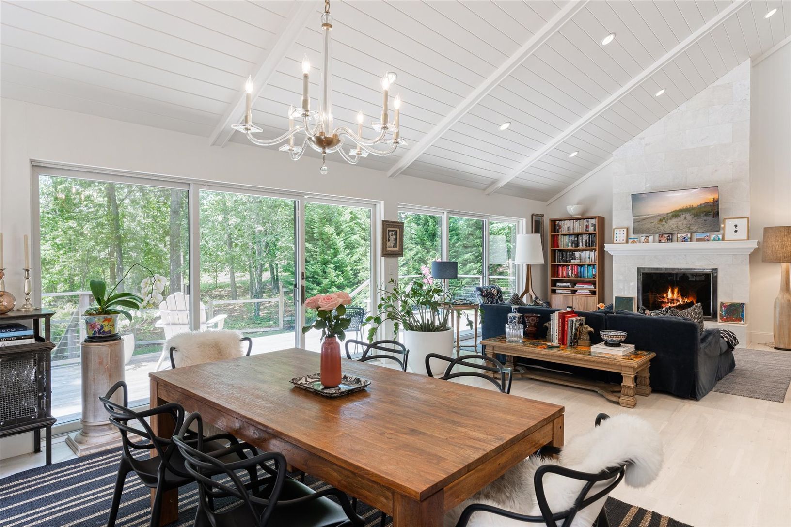  Dining area - open to living room