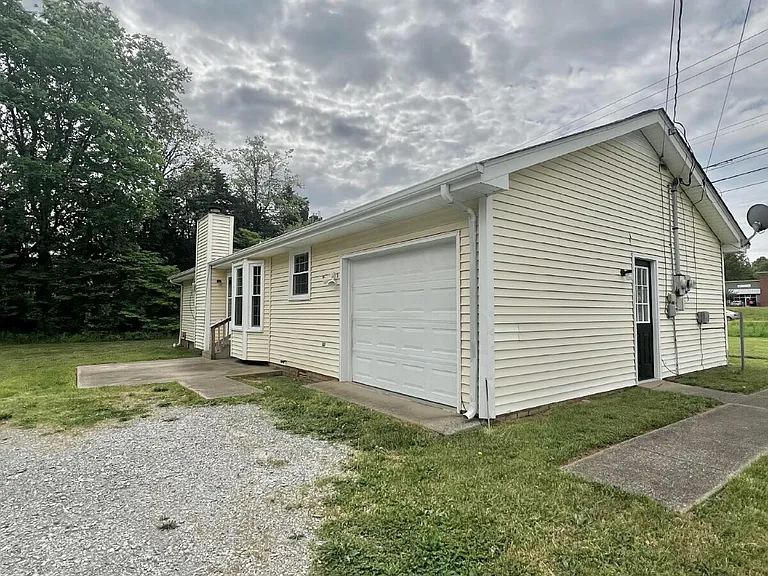 2303 Stokes Rd — Photo 2