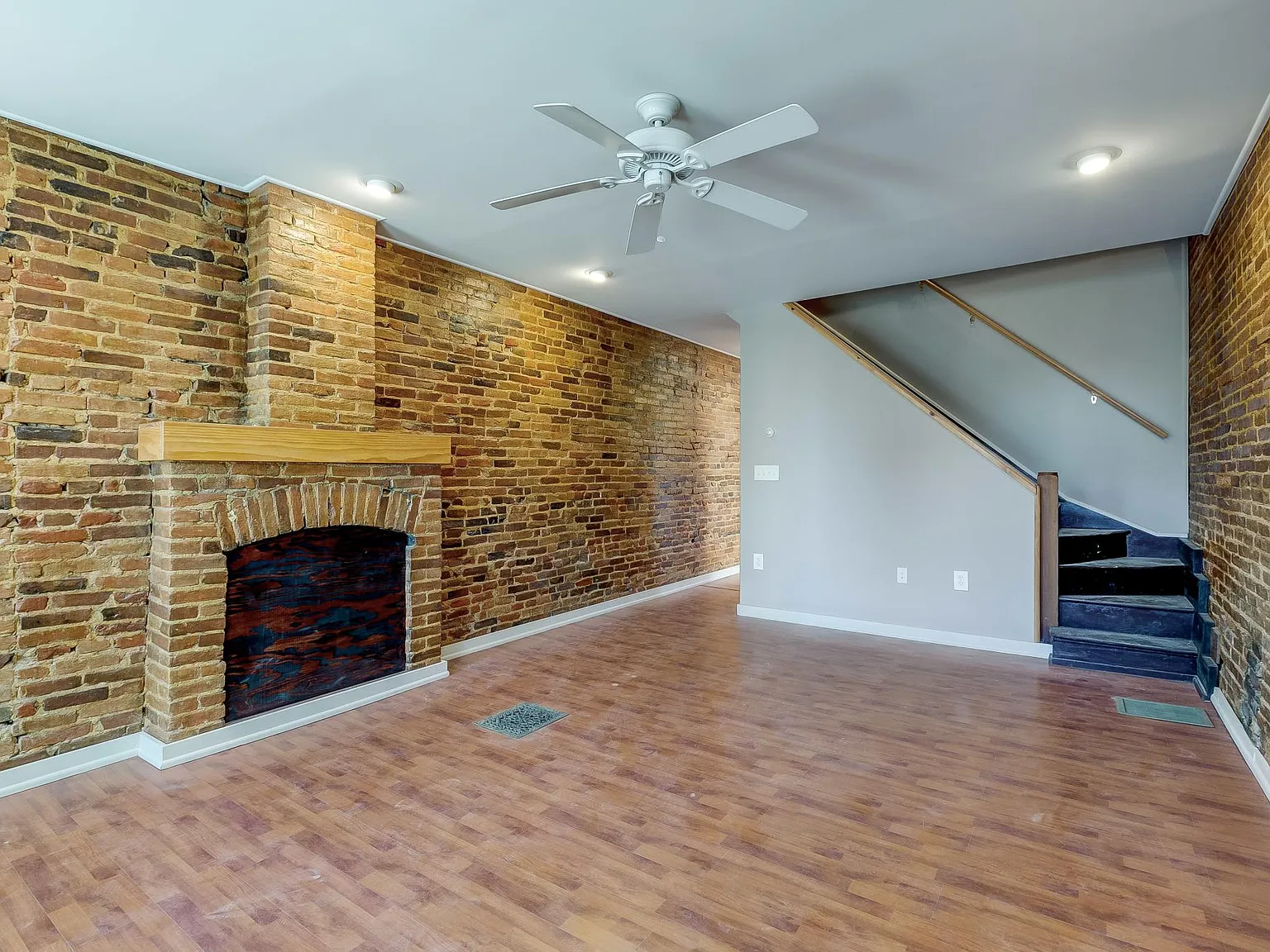 3 bed, 1344 sqft, $2,600 — Photo 3