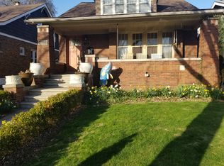 1334 Nottingham Rd, Grosse Pointe Park, MI 48230