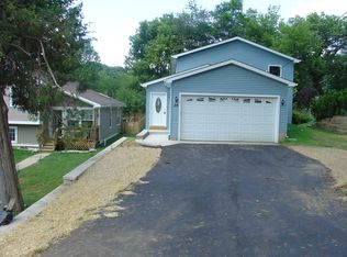 26 S Lake Ave, Fox Lake, IL 60020