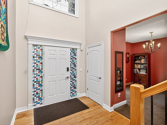 5th image of 8425 Parkside Cir