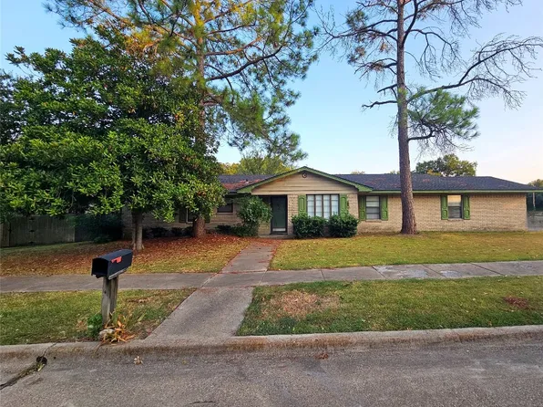 1315 Sundale St, Ennis, TX 75119