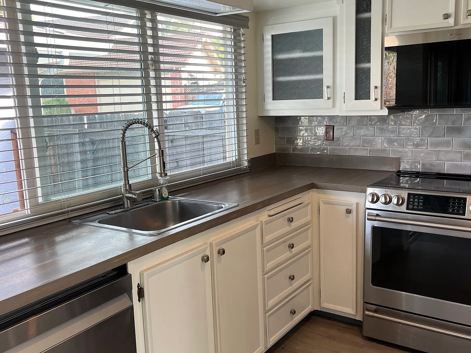 3 bed, 1420 sqft, $3,750 — Photo 3