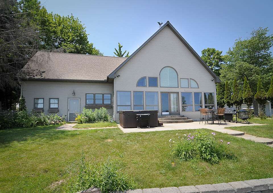 1st image of 118 Bass Ct