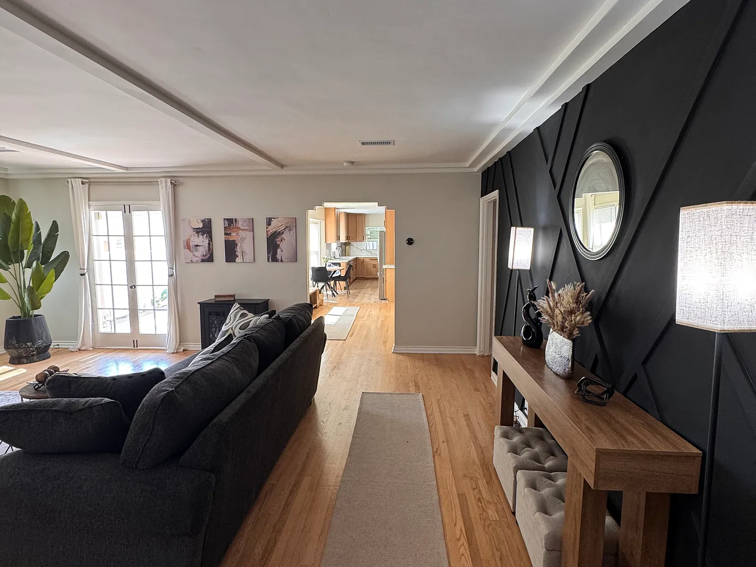 3 bed, 2.5 bath, 1739 sqft, $5,000 — Photo 4
