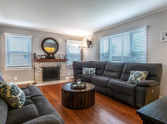 2nd image of 1109 Loral Ave