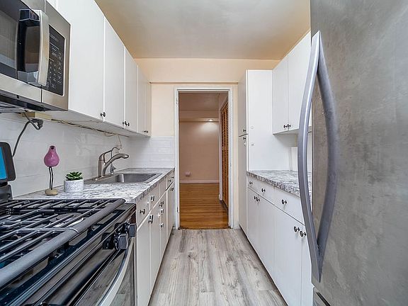 3rd image of 20415 Foothill Ave APT A31