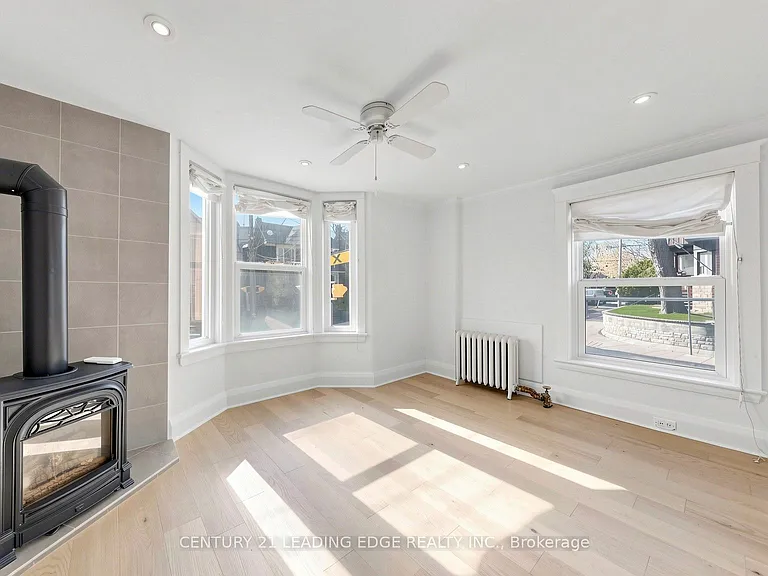 679 Woodbine Ave E #2 — Photo 10