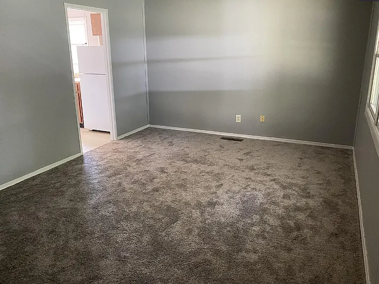 2013 Greendale Dr — Photo 3