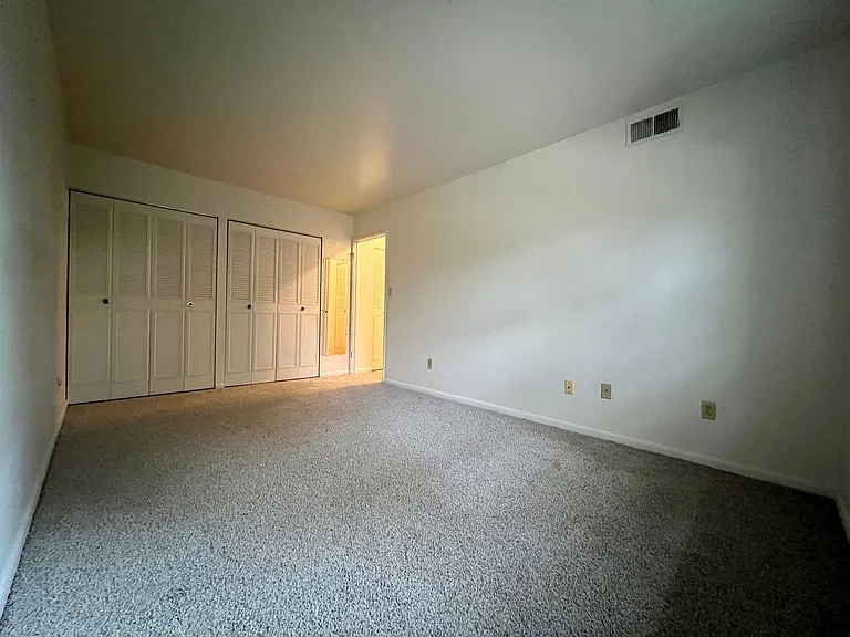 360 Maryland Ave — Photo 57
