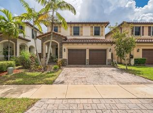 Baywinds Of Flores, Homestead, FL 33033