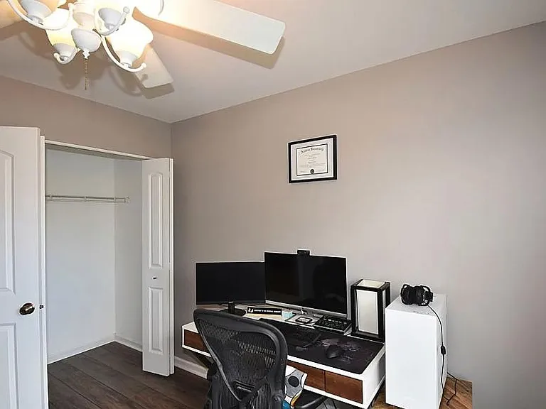 1299 Chestnut Ln — Photo 4