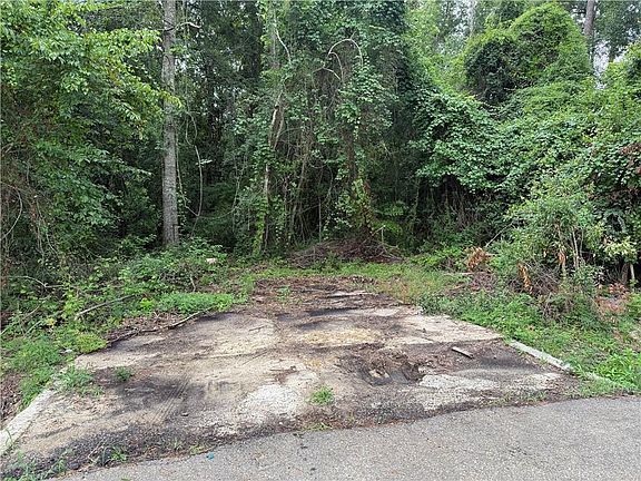 2nd image of 5 E Pleasant Ridge Rd #A