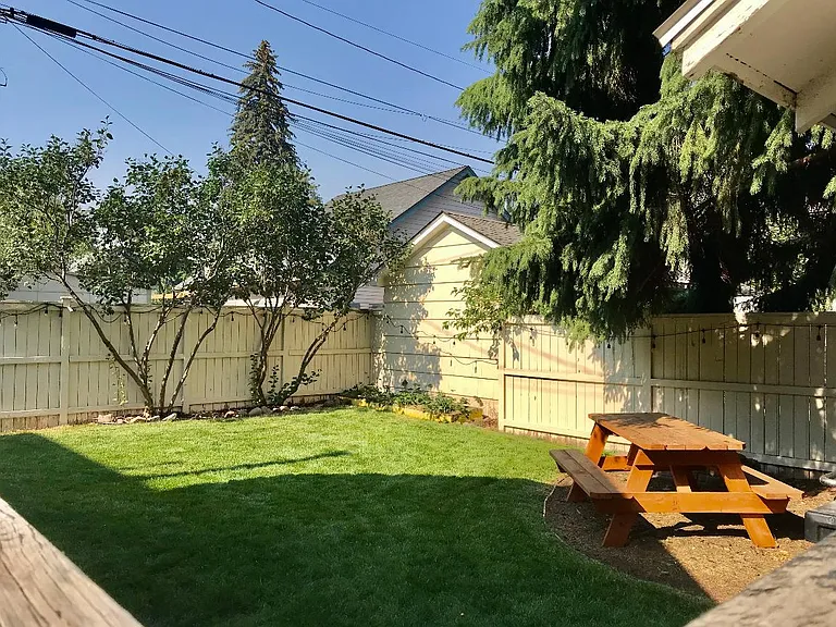 E Florence St — Photo 14