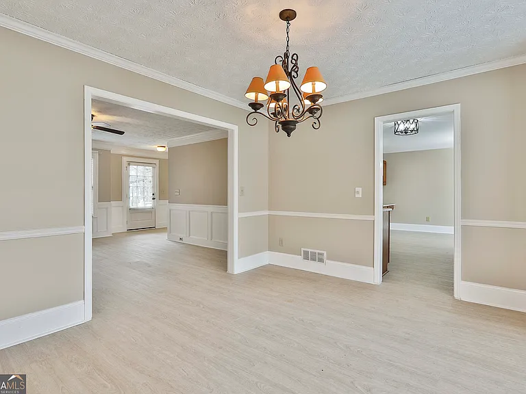 544 Sullivan Rd — Photo 11