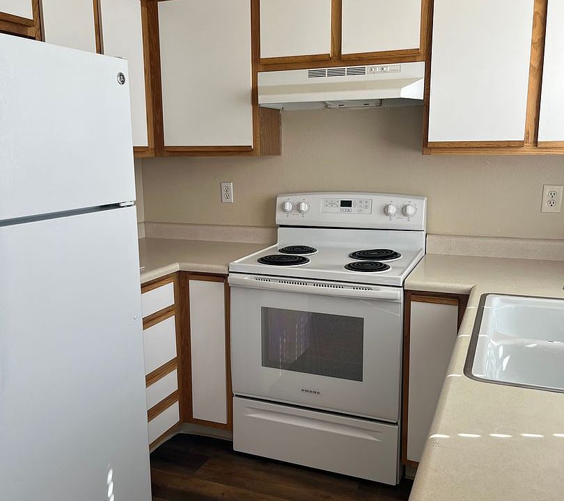 2nd image of 416 Valley Cir #A