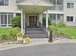 132 Demont Ave E APT 326, Little Canada, MN 55117