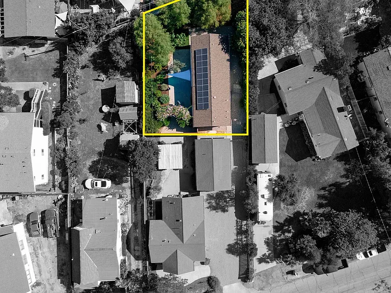 1665 Laurel Ave — Photo 27