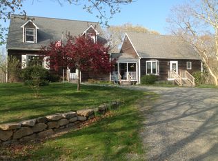 40 Quantapog Rd, Oak Bluffs, MA 02557