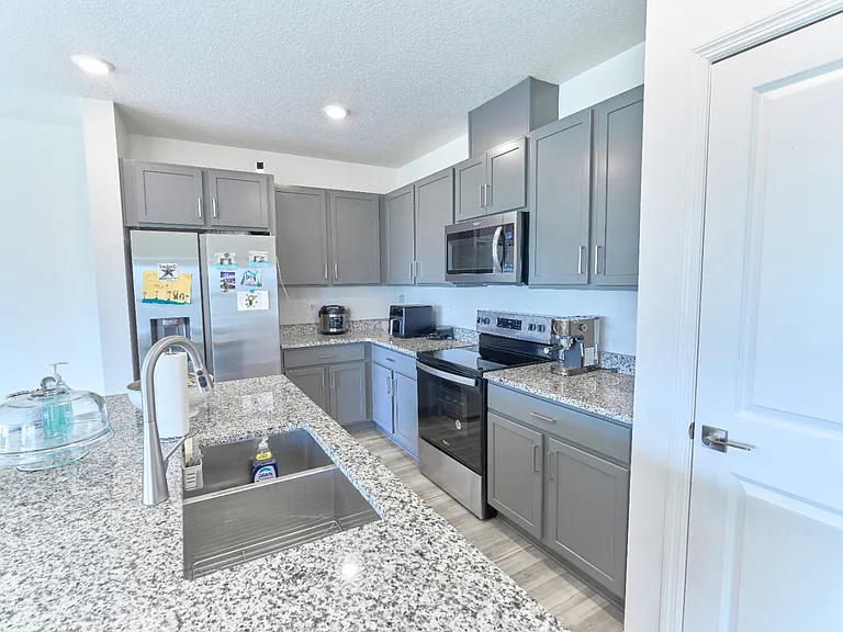 721 Stoney Point Cir — Photo 13