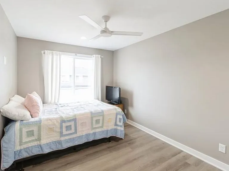2337 SE Sydney Ln — Photo 12