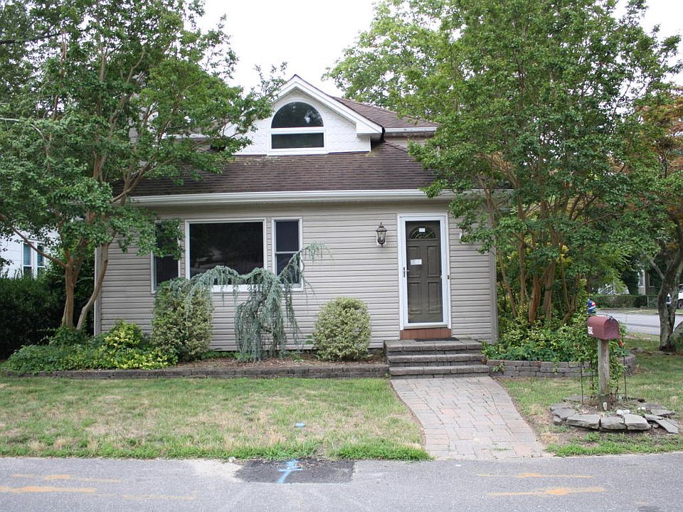 1st image of 1302 Bryant Ave