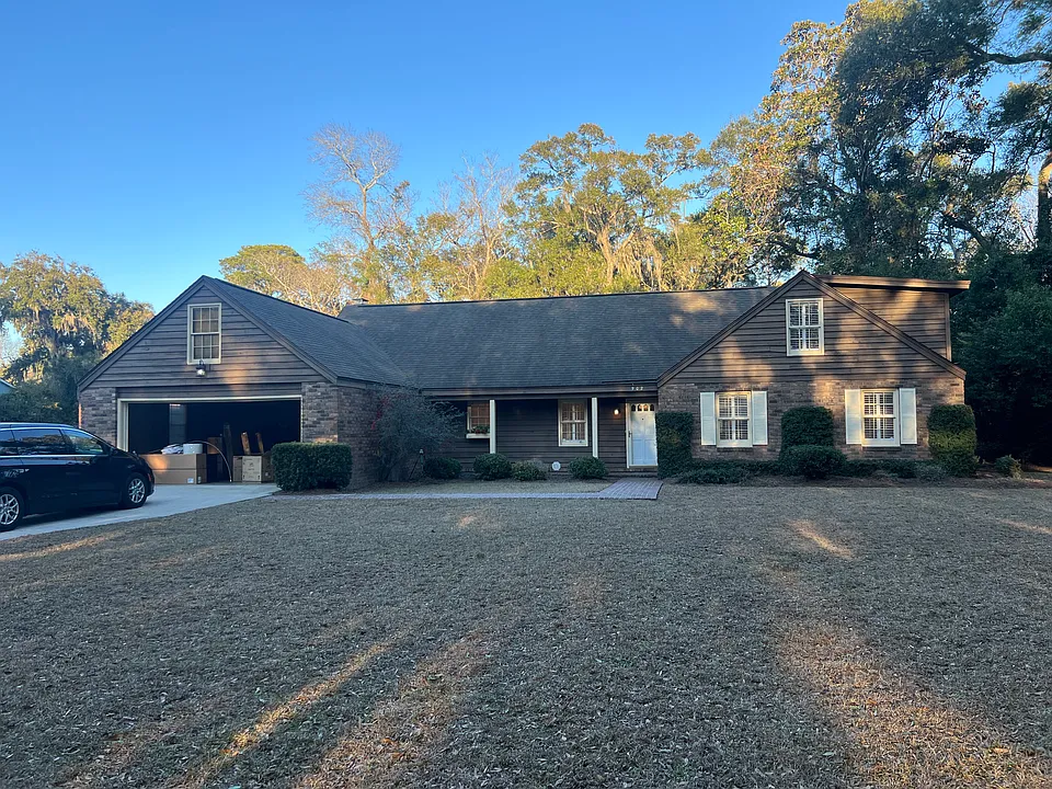 902 Penn Waller Rd