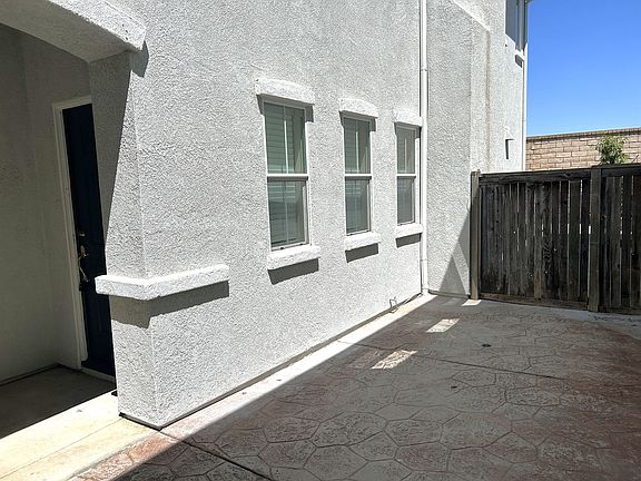 3rd image of 6234 Meadowlark St