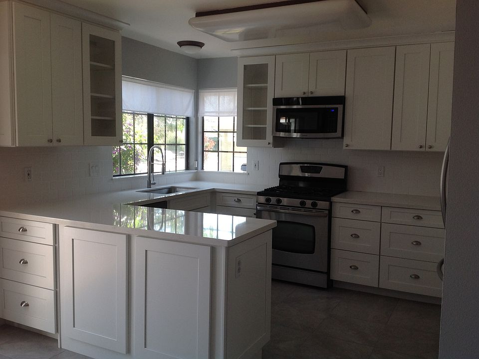 2nd image of 844 Bougainvillea St