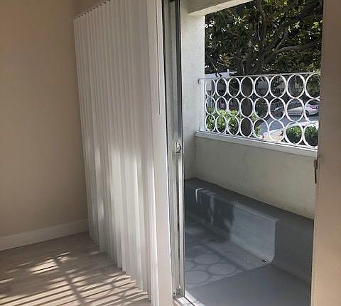 4th image of 350 N Crescent Dr APT 114