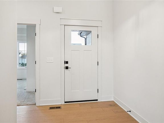 3rd image of 2152 Black Walnut Dr