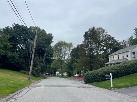 Exterior Neighborhood (street photo)
