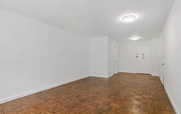 Rented by Nest Seekers International | media 7