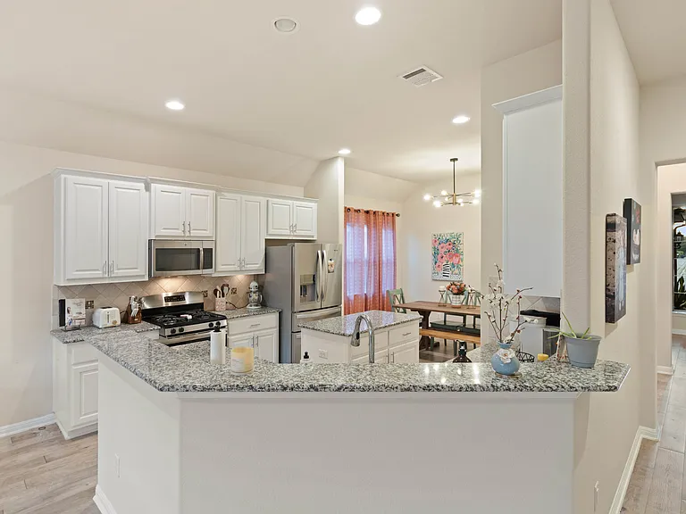2428 Granite Hill Dr — Photo 26