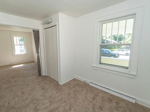 5th image of 310 E Edgar Ave