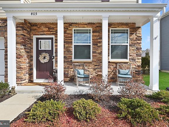 2nd image of 405 Lena Ln