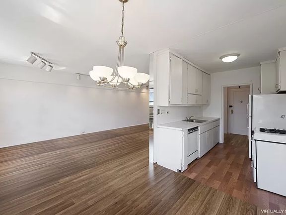 3rd image of 162-21 Powells Cove Blvd #4E