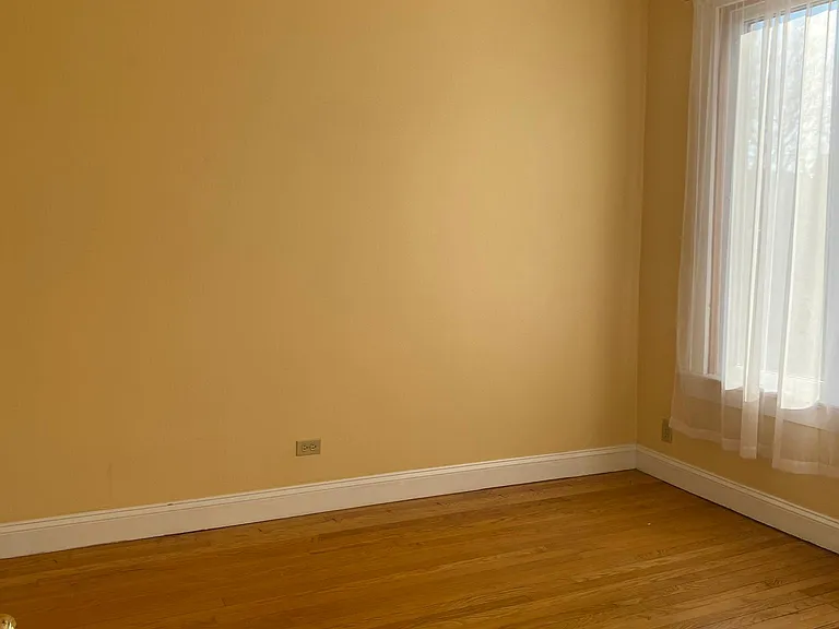 3539 S Emerald Ave #2F — Photo 9