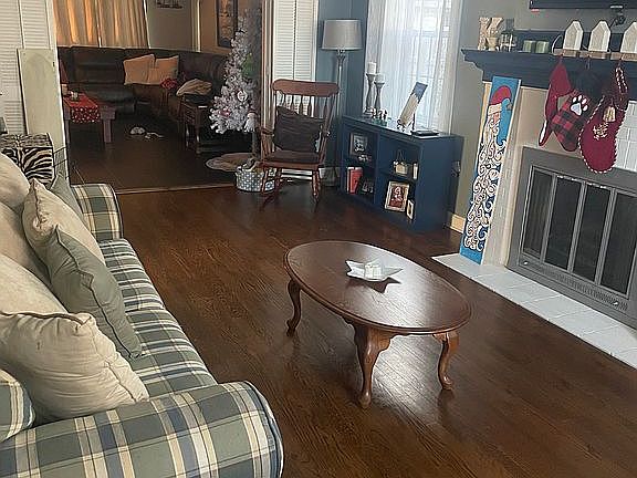 2nd image of 2101 Elm St