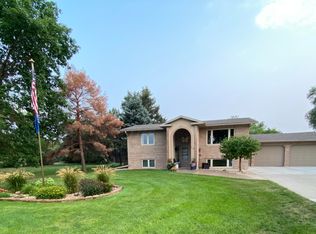 76 S Harmon Dr, Mitchell, SD 57301