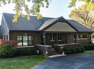 N8415 N Shore Rd, Menasha, WI 54952