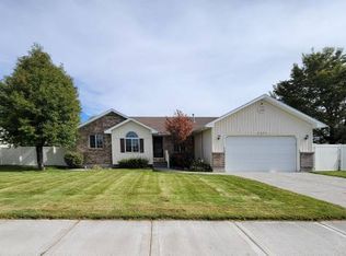 5501 S Treyden Dr, Ammon, ID 83406