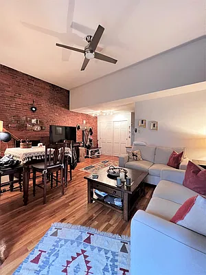 Rented by City Connections Realty | media 3
